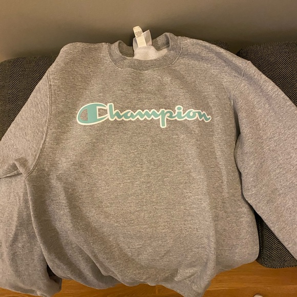 Champion Tops - Champion crew neck